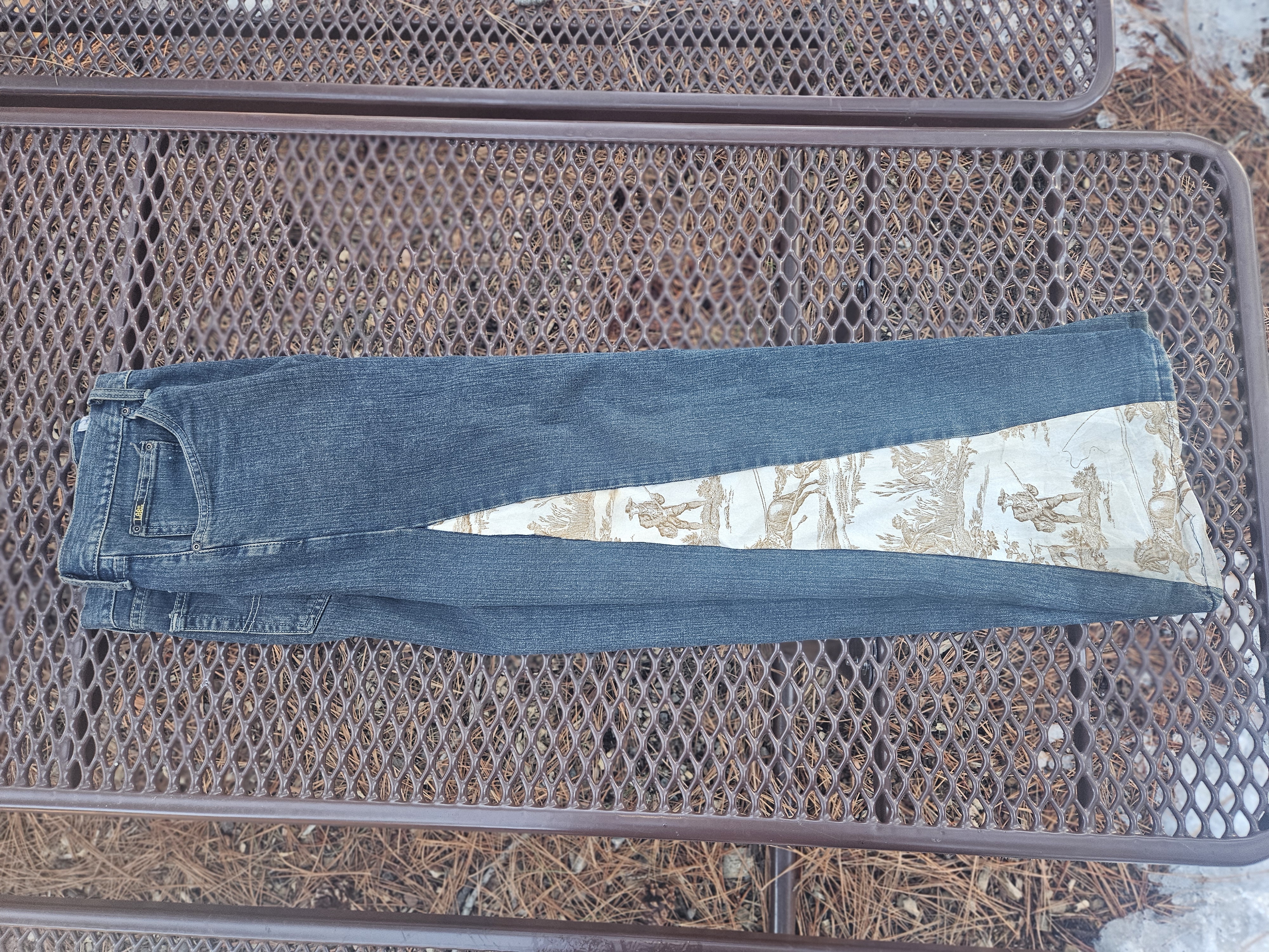 Tuck Ross Jeans — build photo